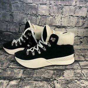 SOREL 10 OUT N ABOU III CONQUEST Suede BOOT Women's  10 Black / Sea Salt